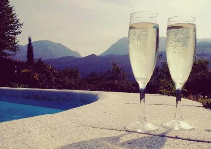 Aire De Ruesga Hotel Bagian luar foto