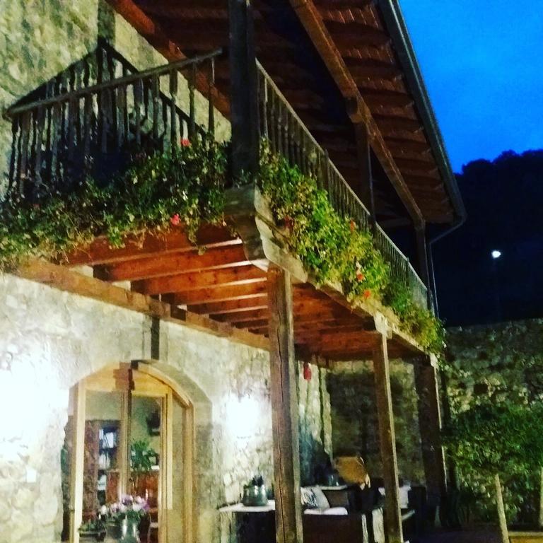 Aire De Ruesga Hotel Bagian luar foto