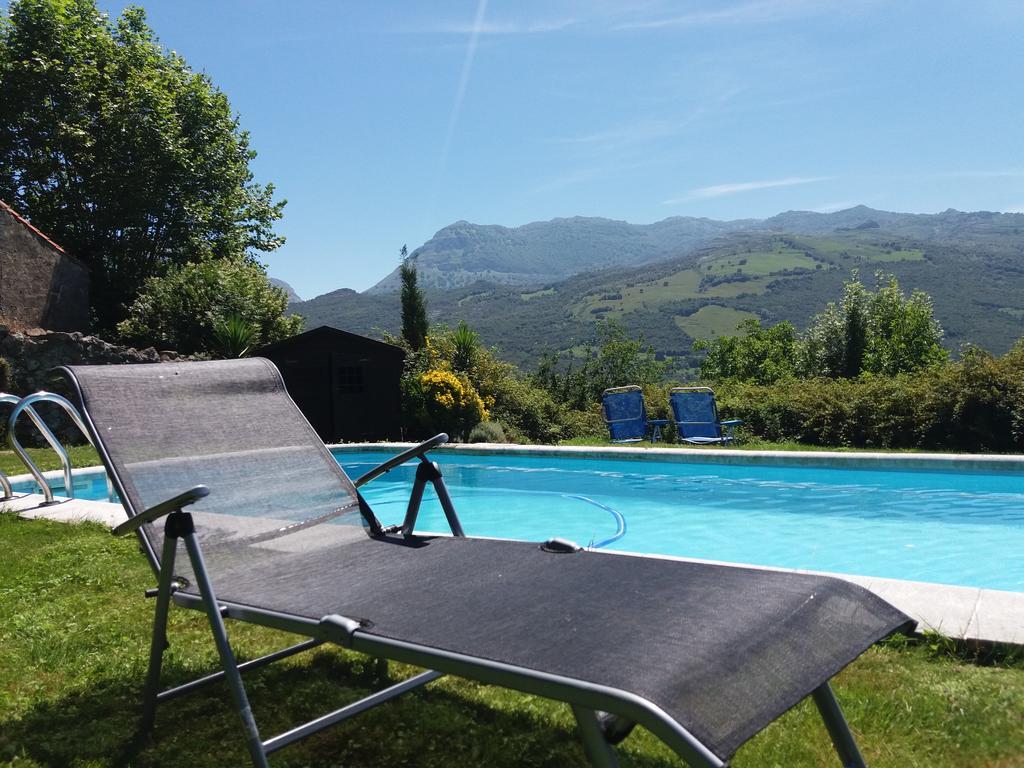 Aire De Ruesga Hotel Bagian luar foto