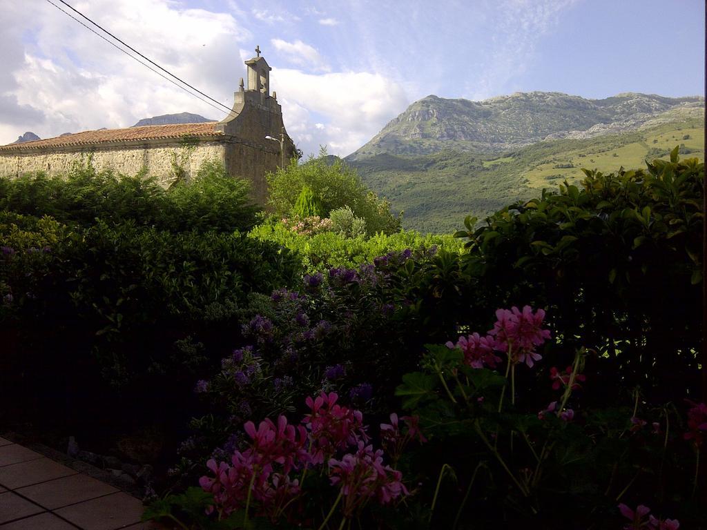 Aire De Ruesga Hotel Bagian luar foto