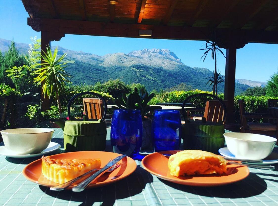 Aire De Ruesga Hotel Bagian luar foto